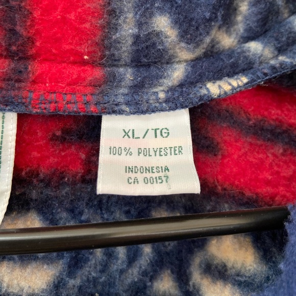 SOLD: Vintage Oversized 3/4 Zip Fleece - Picture 6 of 7